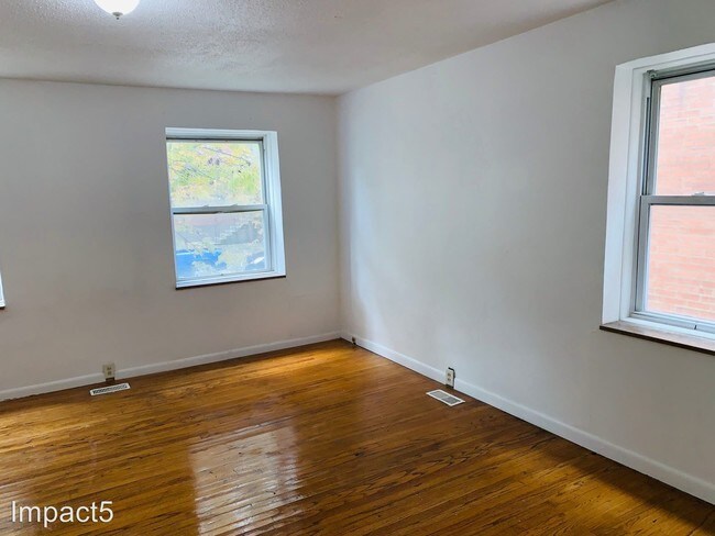 Building Photo - 3 br, 1 bath House - 3325 Itaska Street