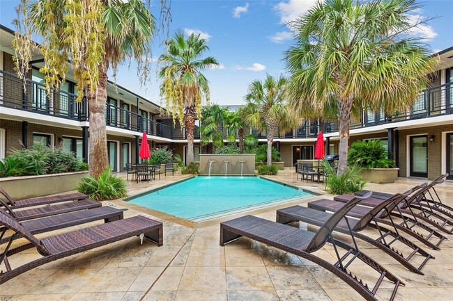 Building Photo - 7770 Meadow Rd