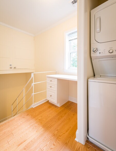 Building Photo - 148 Independence Dr