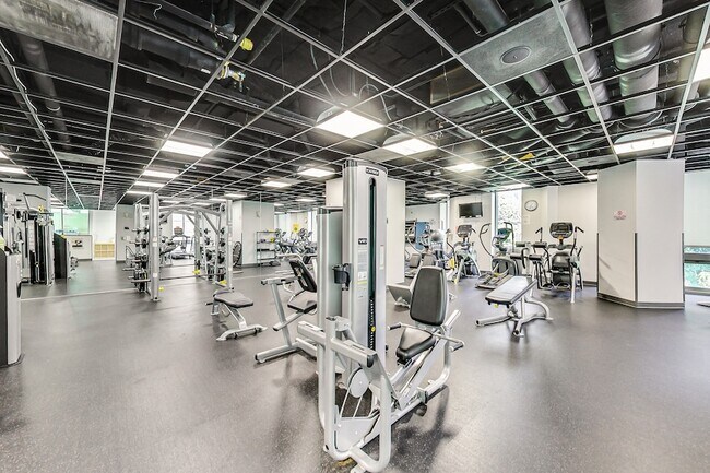 Building Photo - 222 N Columbus Dr