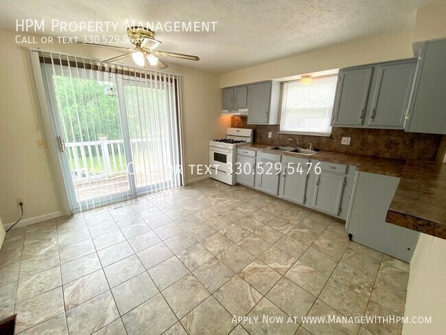 Building Photo - 1827 Thackeray Ave NW