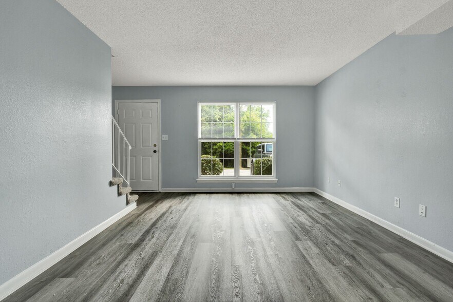 Building Photo - 1312 Ely Rd