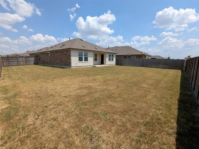 Building Photo - 400 Sebring Cir