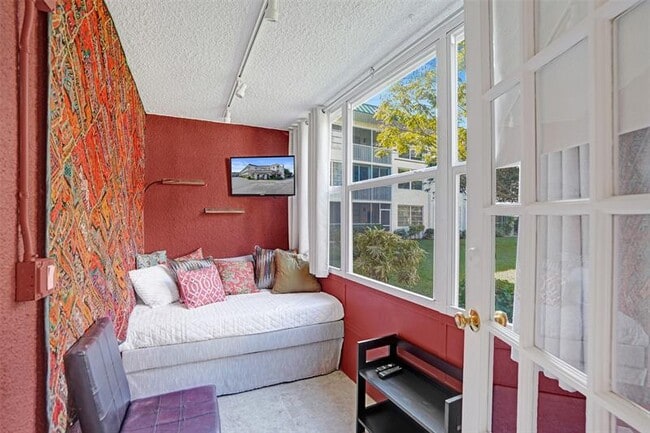 Building Photo - 4025 N Federal Hwy