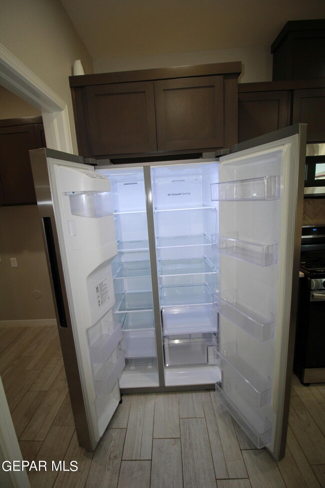 Building Photo - 509 Cedarwood Ave