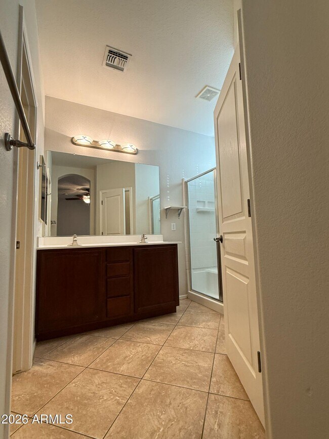 Building Photo - 14641 W Hearn Rd