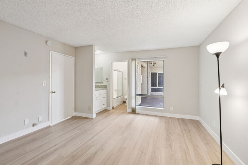 Building Photo - 626 E Verdugo Ave