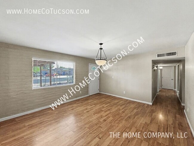 Building Photo - 3740 S Jessica Ave