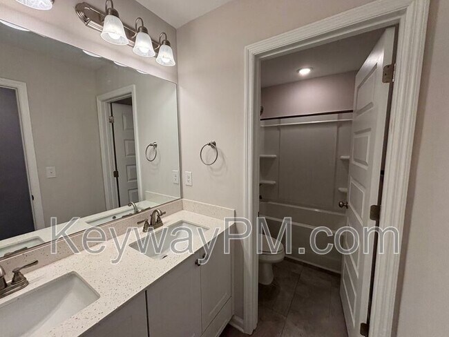 Building Photo - 2074 Limerick Ct