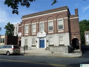 Building Photo - 147 S 4th St