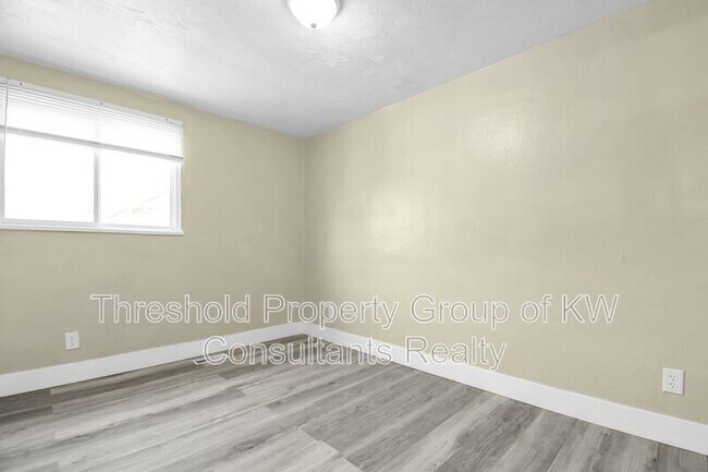 Building Photo - 1794 Genessee Ave