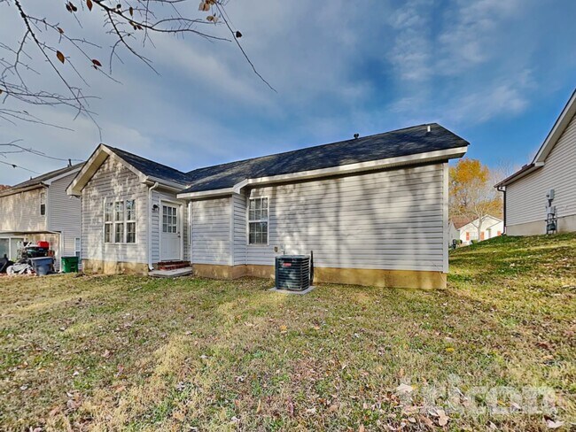 Building Photo - 5020 Osage Cir