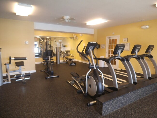 Building Photo - 4 Bedroom Home in desirable Grove Park Community