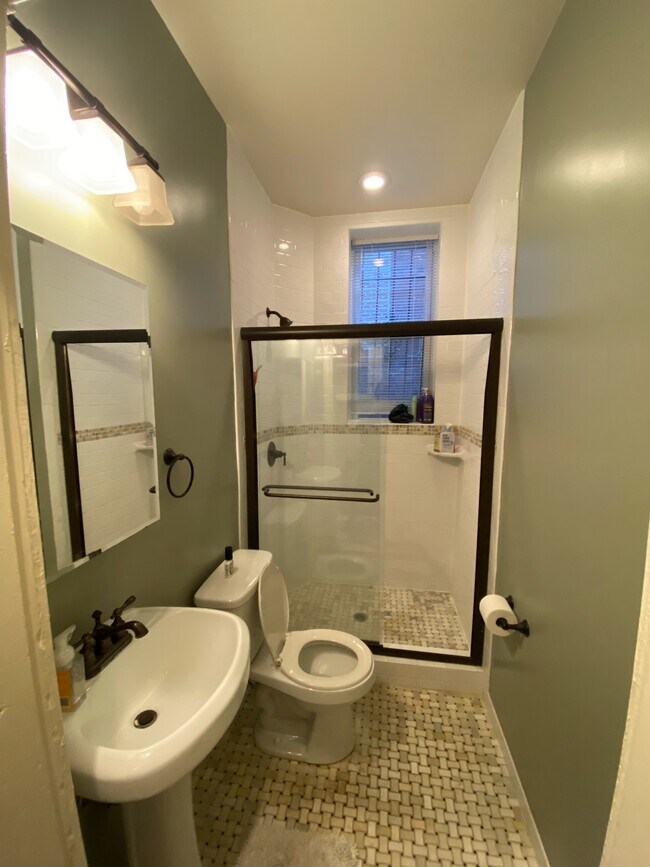 Building Photo - 1830 Swann St NW