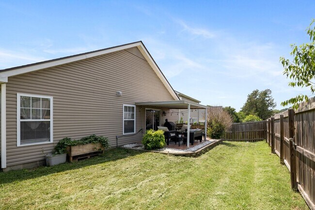 Building Photo - Single Family Home For Lease