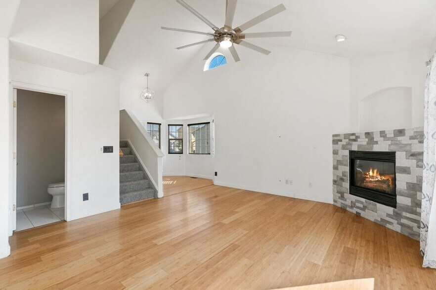 Building Photo - 8330 Dassel Dr