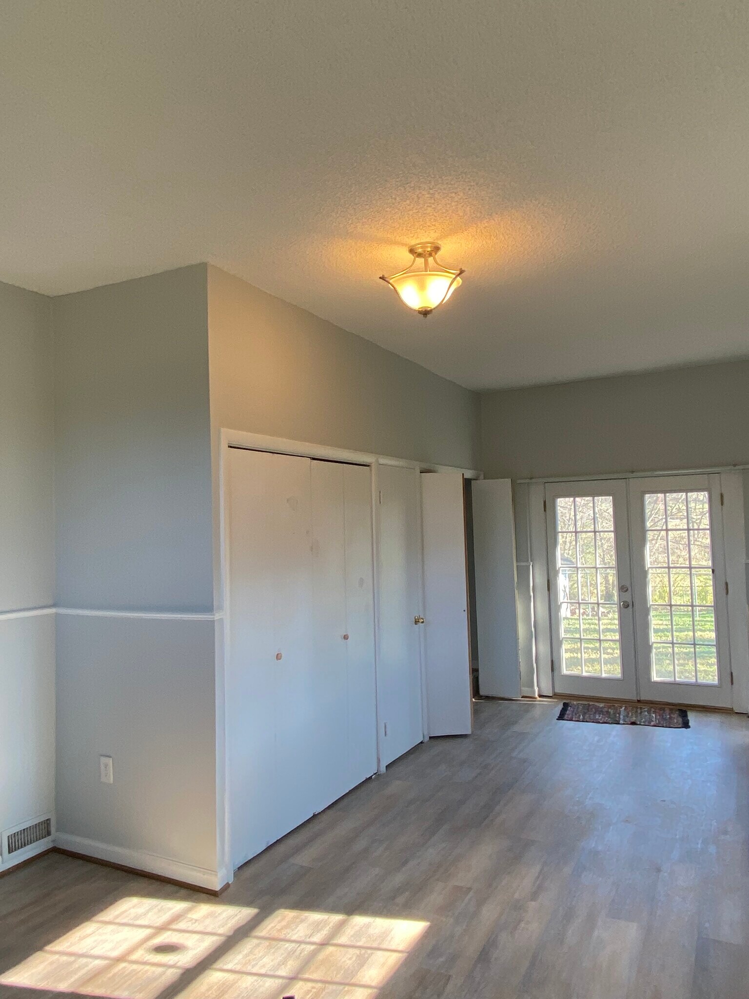Bonus room - 918 N Graycroft Ave