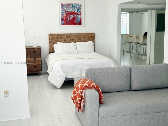 Building Photo - 301 Ocean Dr