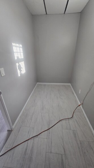 Building Photo - 386 Park Ave