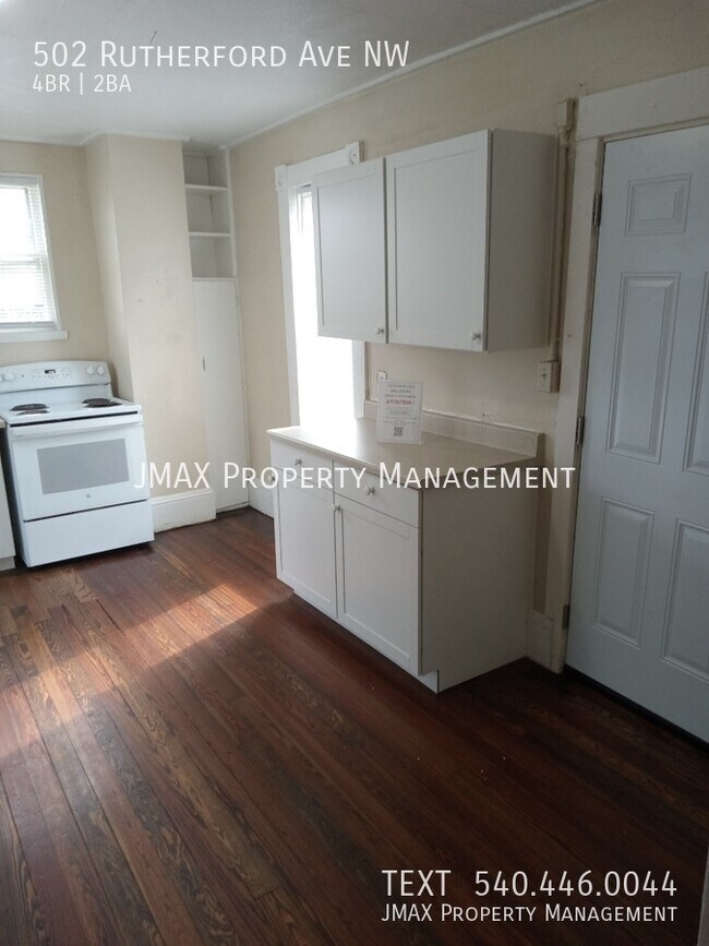Building Photo - 502 Rutherford Ave NW