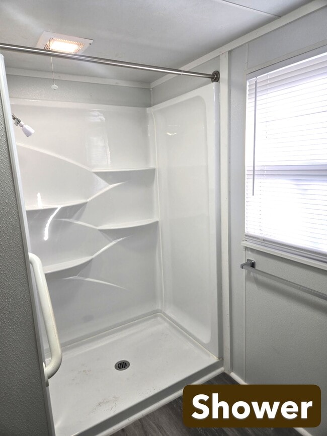 Building Photo - 903 Young St