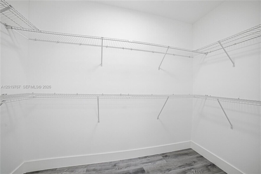 Building Photo - 5201 Yellow Pine Ln