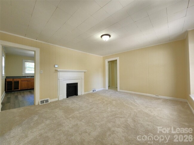 Building Photo - 193 Hoover Ave NE