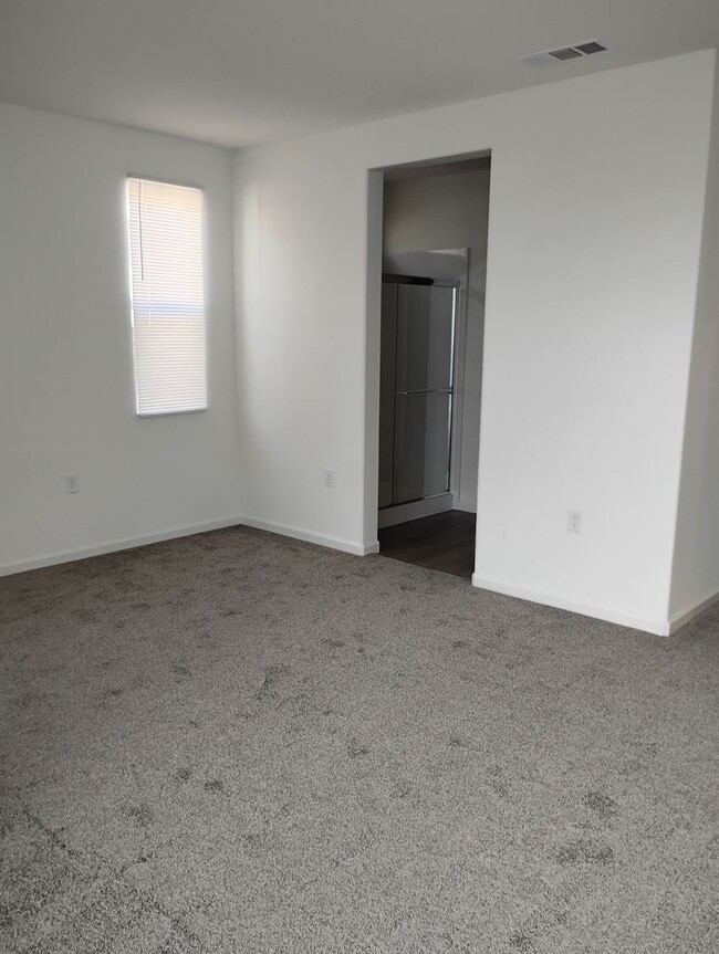 Building Photo - Brand-New 4-Bedroom Home for Rent in Hughson – Built 2025