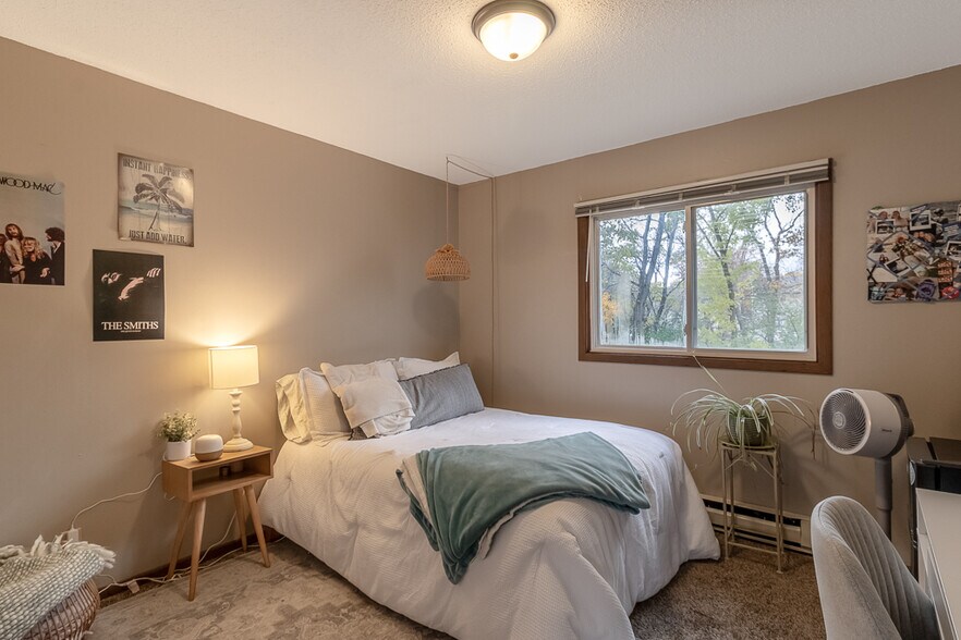 Building Photo - 202 Balcerzak Dr