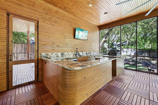 Building Photo - 8635 San Leandro Dr