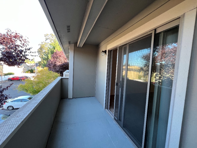 Building Photo - 17260 SW Heritage Ct