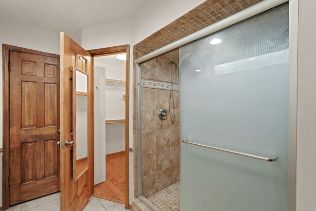 Building Photo - 12903 Wincrest Ct