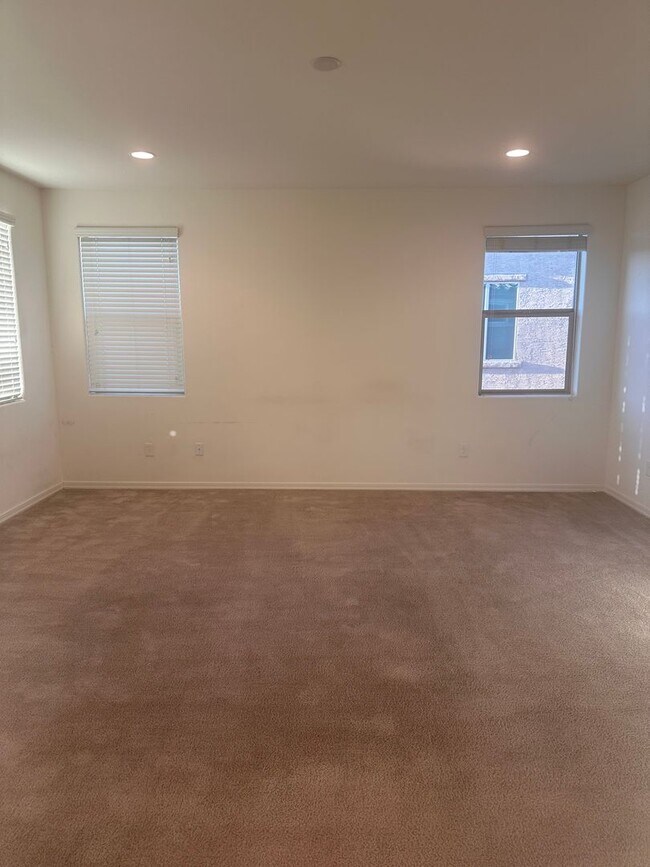 Building Photo - Beautiful Property in Oro Valley - 4 Bedroom 2.5 Bath