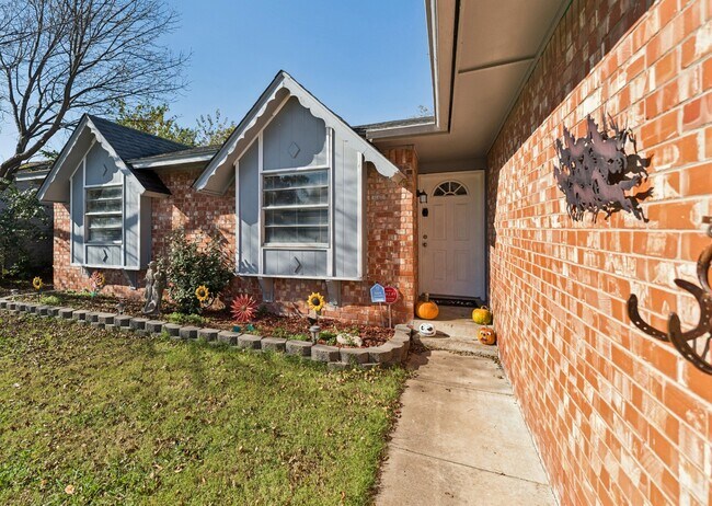 Building Photo - 330 S 164th E Pl