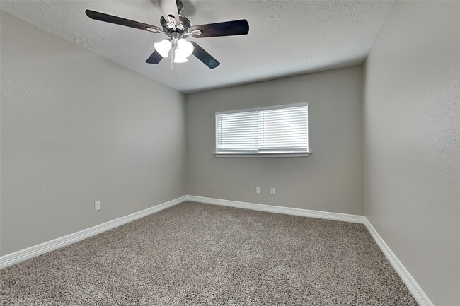 Building Photo - 12015 Woolford Dr