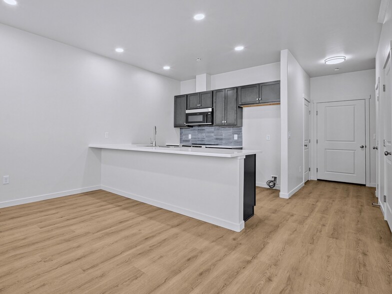Building Photo - 2772 Caspian Wy