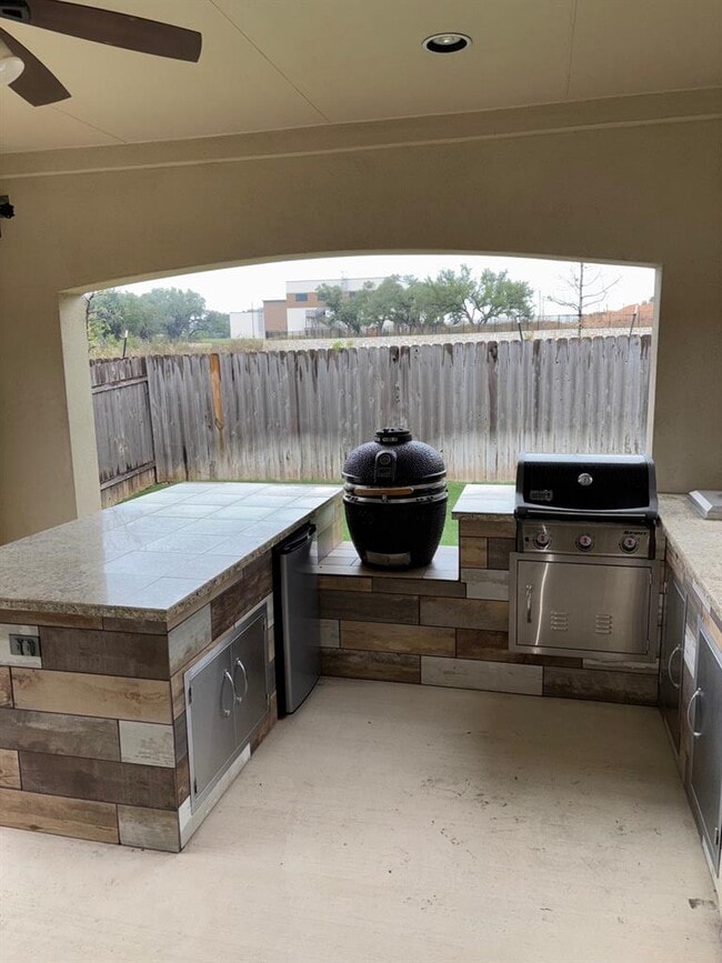 Building Photo - 509 Fair Oaks Dr