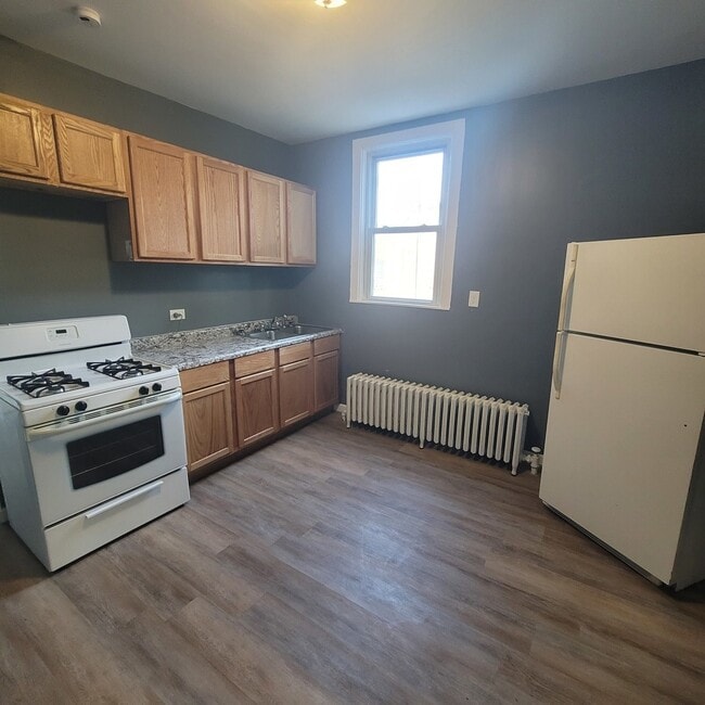 Building Photo - 1323 S 51st Ct