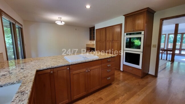 Building Photo - Beautiful 4 BD | 2.5 BA w/ Large Deck and ...