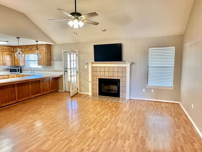 Building Photo - 481 Desert Sun Ct