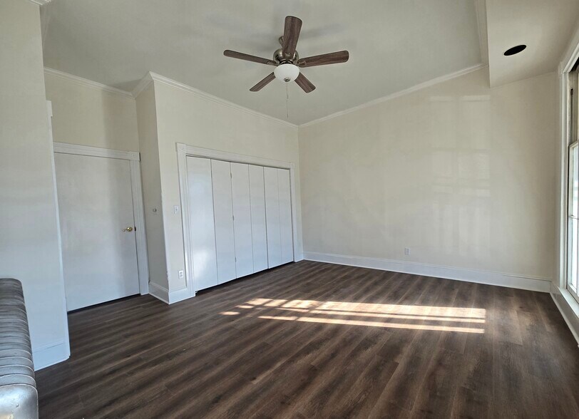 Building Photo - 100 Melvin Ave