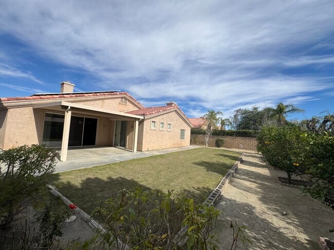 Building Photo - 74081 W Petunia Pl