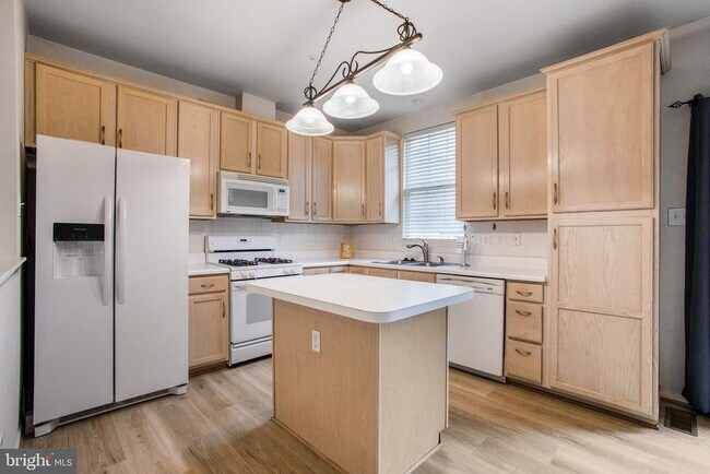 Building Photo - 13008 Shamrock Glen Dr