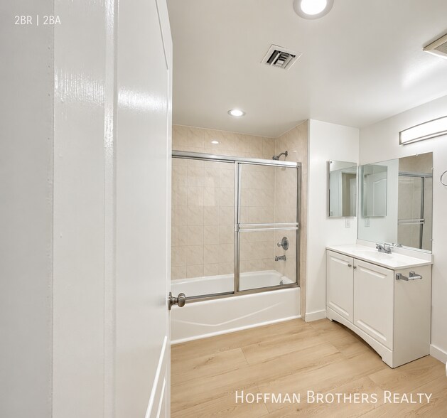 Building Photo - 10849 Fruitland Dr
