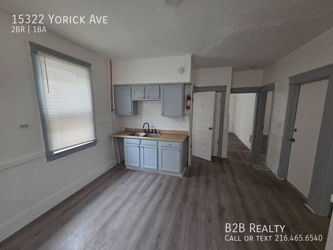 Building Photo - 15322 Yorick Ave