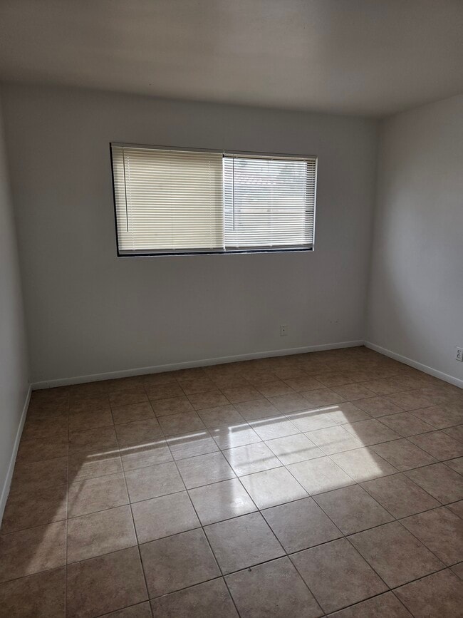 Building Photo - 1716 Sunrise Rd