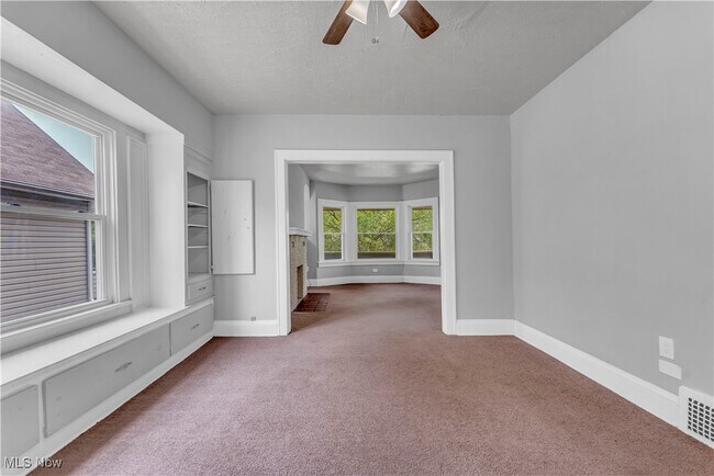Building Photo - 862 Greyton Rd