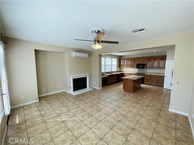 Building Photo - 34391 Hillingdon St