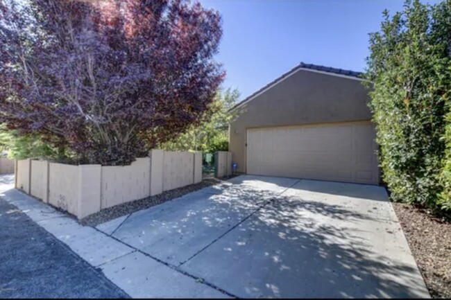 Backyard and garage - 1025 N Cloud Cliff Pass