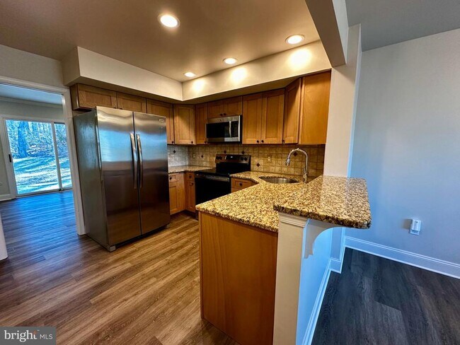 Building Photo - 18 Dundee Mews